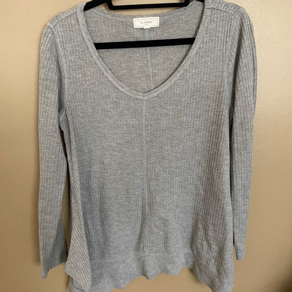 No comment flowy long sleeve sweater